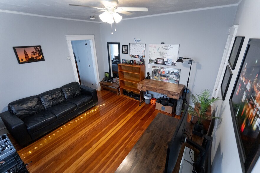 Building Photo - 412 Taunton Ave