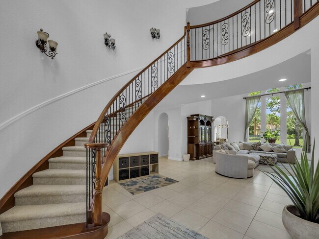 Building Photo - 8703 Club Estates Way