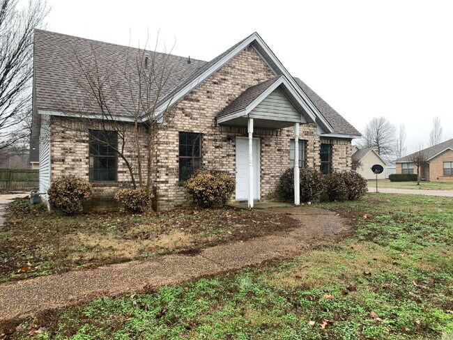Building Photo - "Charming 3-Bed Home in Jonesboro with Granite Countertops & 2 Full Baths!"