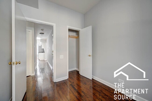 Building Photo - 1313 W Leland Ave