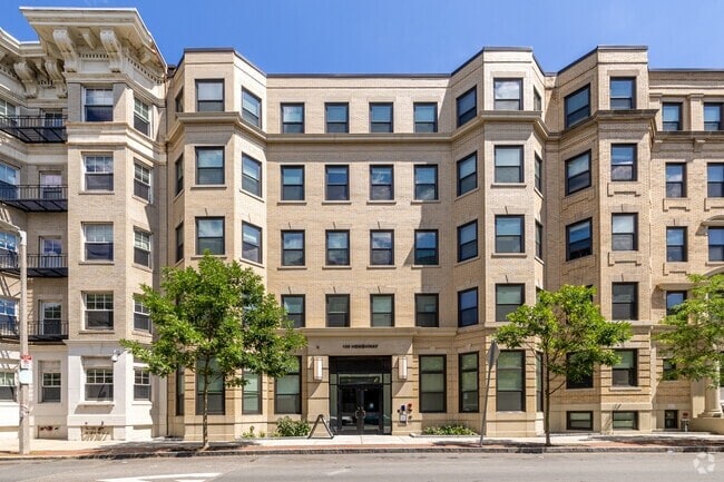 Building Photo - 100 Hemenway St