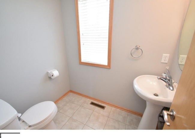 washroom - 5034 Fountain Ln N