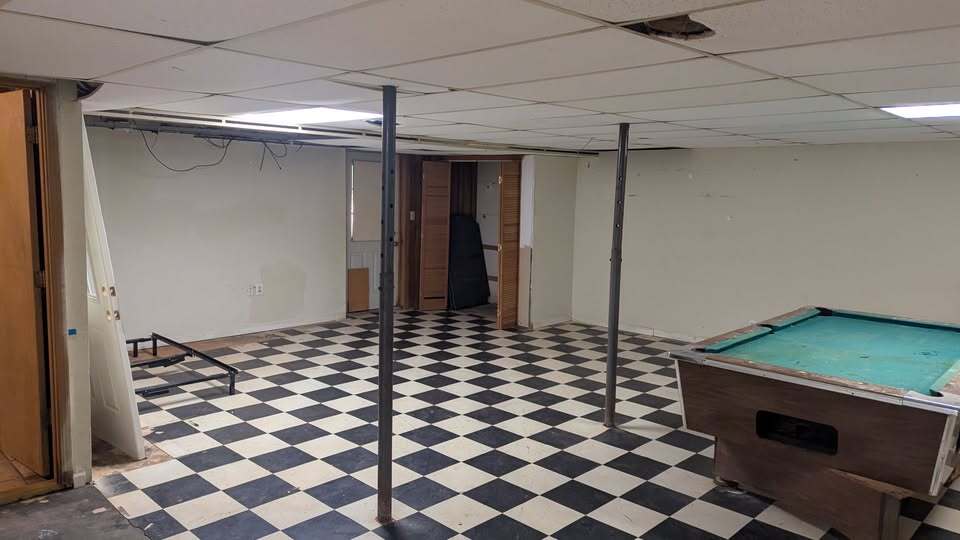 Building Photo - 256 Cavalier Rd