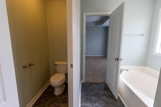 Building Photo - 2047 Sinclair Trce