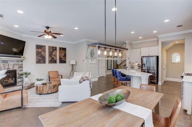 Building Photo - 1450 Edgebrook Ct NE