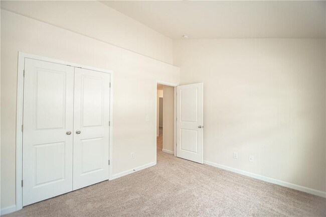 Building Photo - 6045 Williams Rd