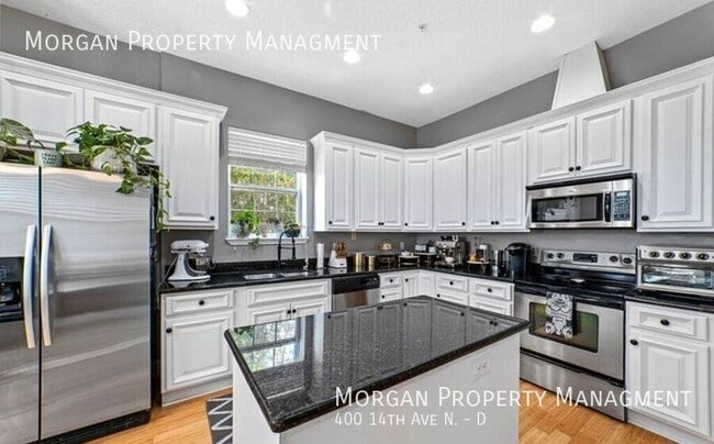 Building Photo - 400 14th Ave N