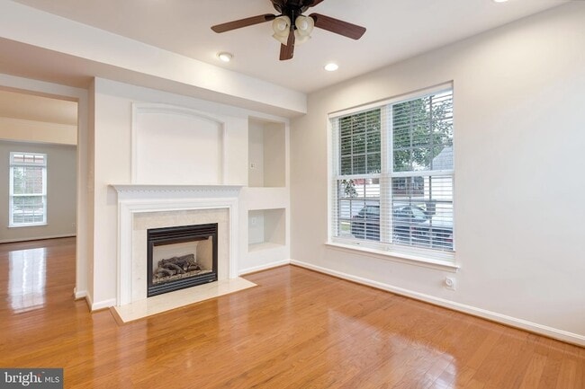 Building Photo - 22948 Fanshaw Square
