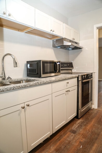 Building Photo - 1831 Bennett St