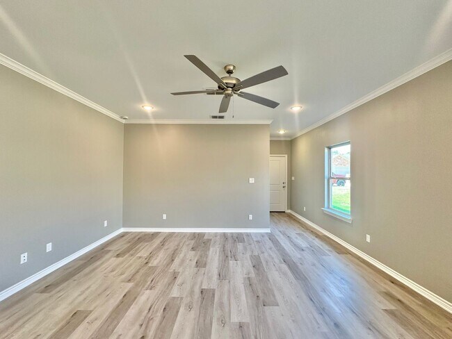 Building Photo - 6213 Villa Rosa Way