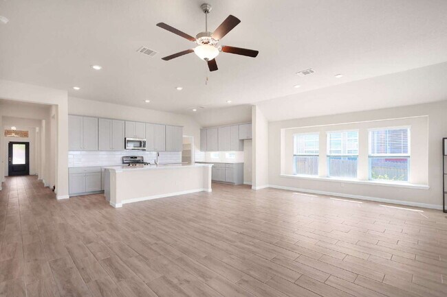 Building Photo - Beautiful 4-Bed, 3-Bath Single-Story Home ...