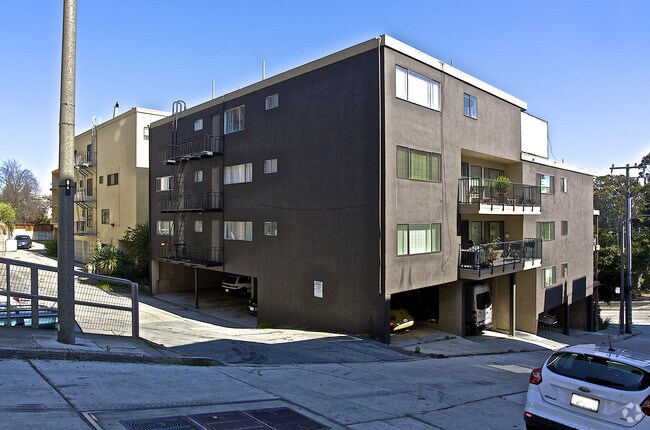 Building Photo - 10 Glendale