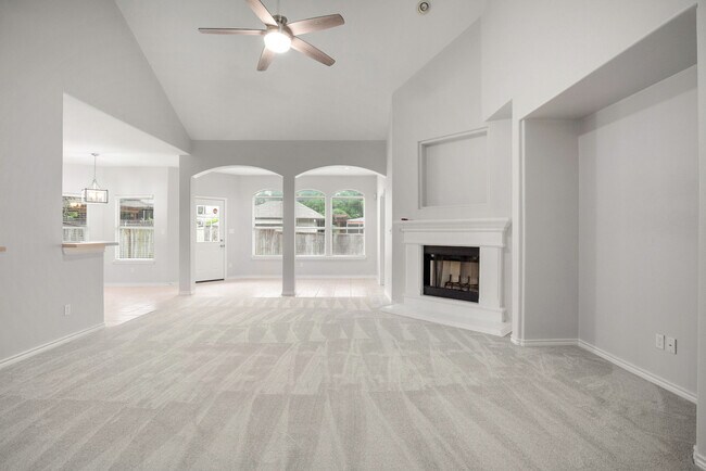 Building Photo - Spacious 3BR / 2BA Corner-Lot Home with Fenced Backyard & Garage