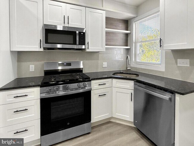 Building Photo - 2306 Wichita Ave