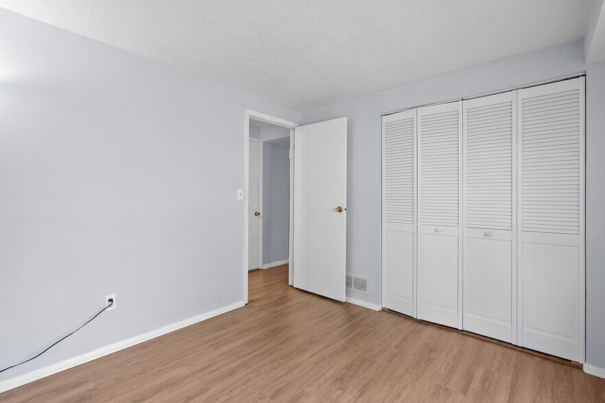 Building Photo - 976 Wood Hollow Dr