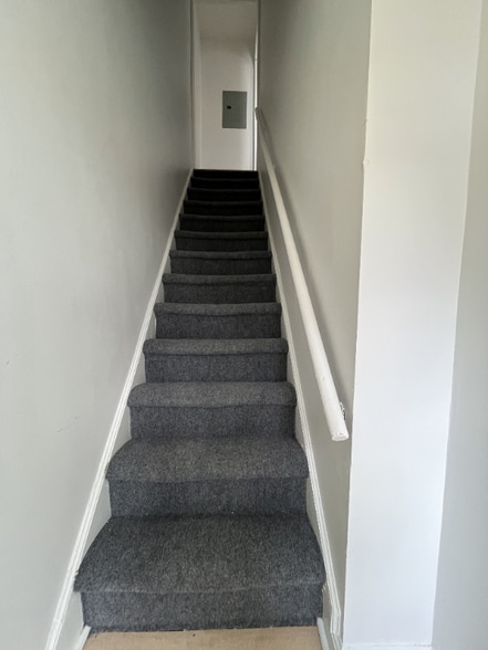 Building Photo - 6411 Malvern Ave