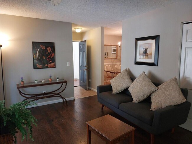 Building Photo - 3595 Woodbriar Cir