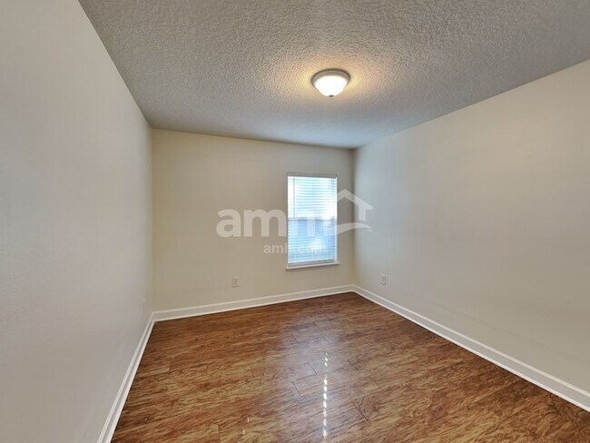 Building Photo - 2476 Winchester Ln