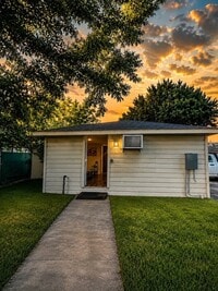 Building Photo - 8041 Howard Dr
