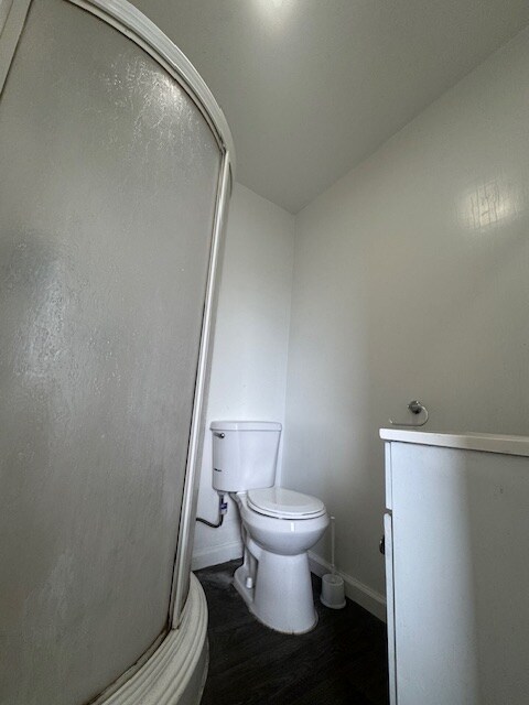 Building Photo - 2107 N Raymond Ave