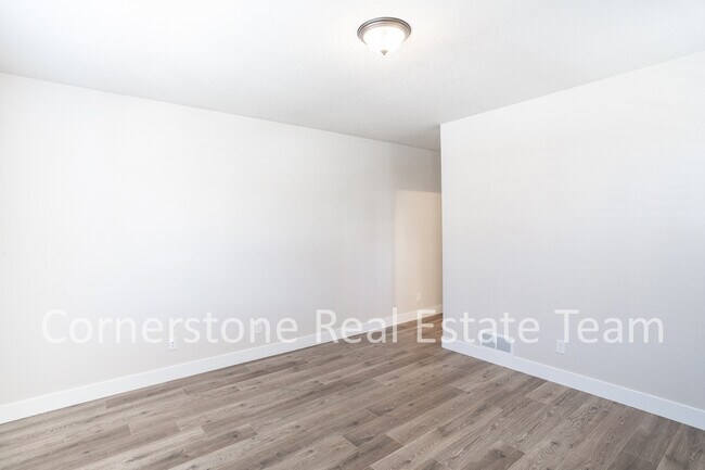 Building Photo - 747 Sage Forest Ln