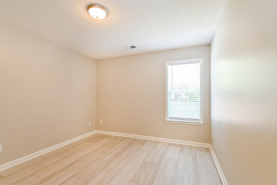 Building Photo - 70 Desoto Ave