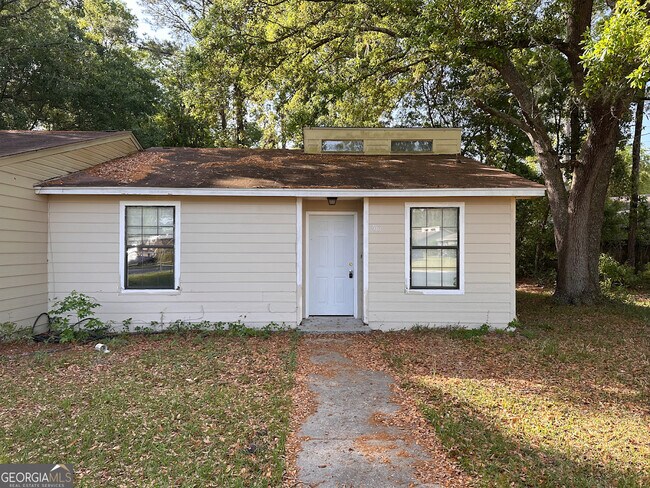 Primary Photo - 200 Admiral's Walk Dr