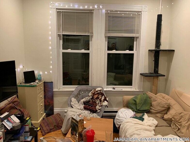 Building Photo - 108 Hyde Park Ave