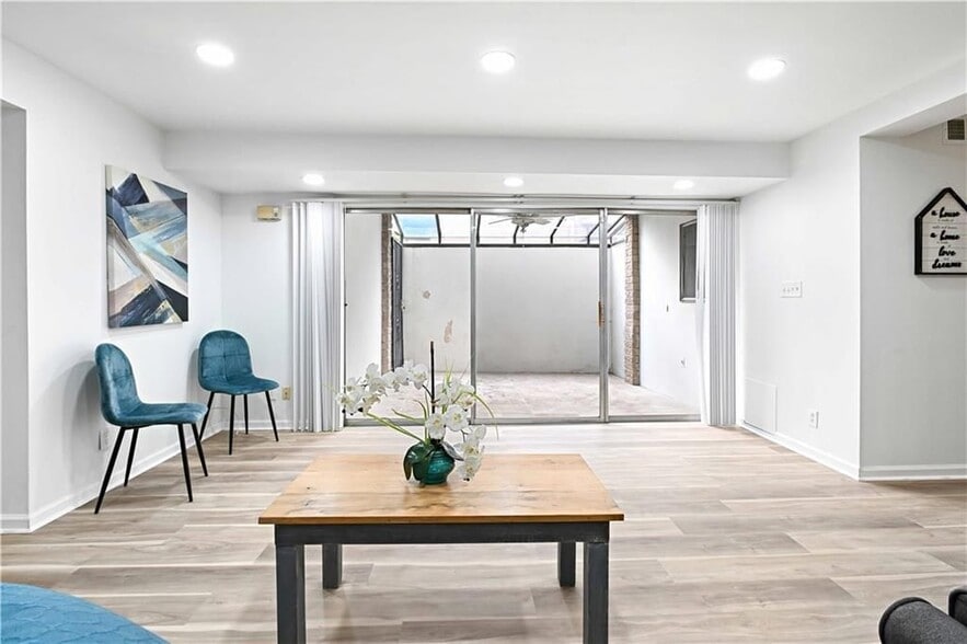 Building Photo - 4300 Roswell Rd NE