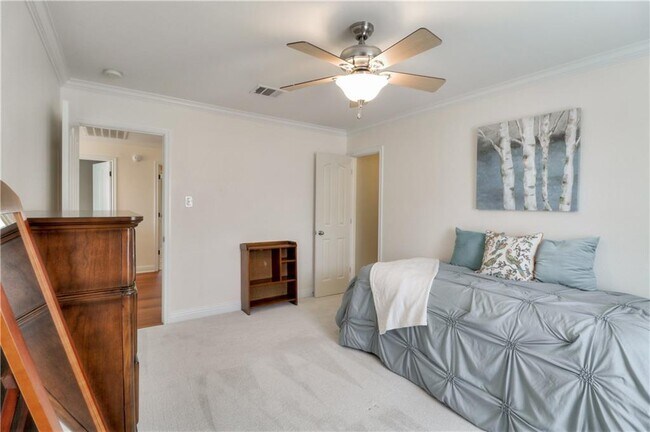 Building Photo - 14512 Broadwinged Hawk Dr