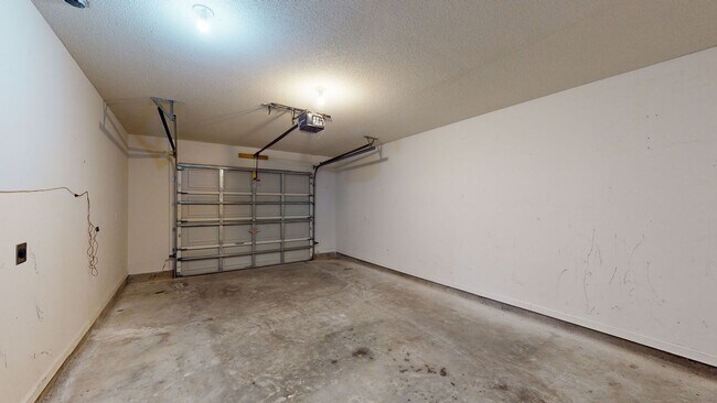 Building Photo - 252 Smallwood Rd