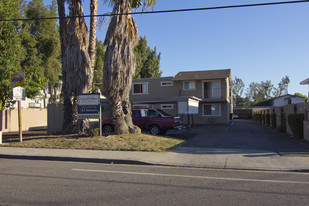 Building Photo - Laurel Palms