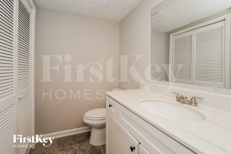 Building Photo - 3465 Rainbow Dr