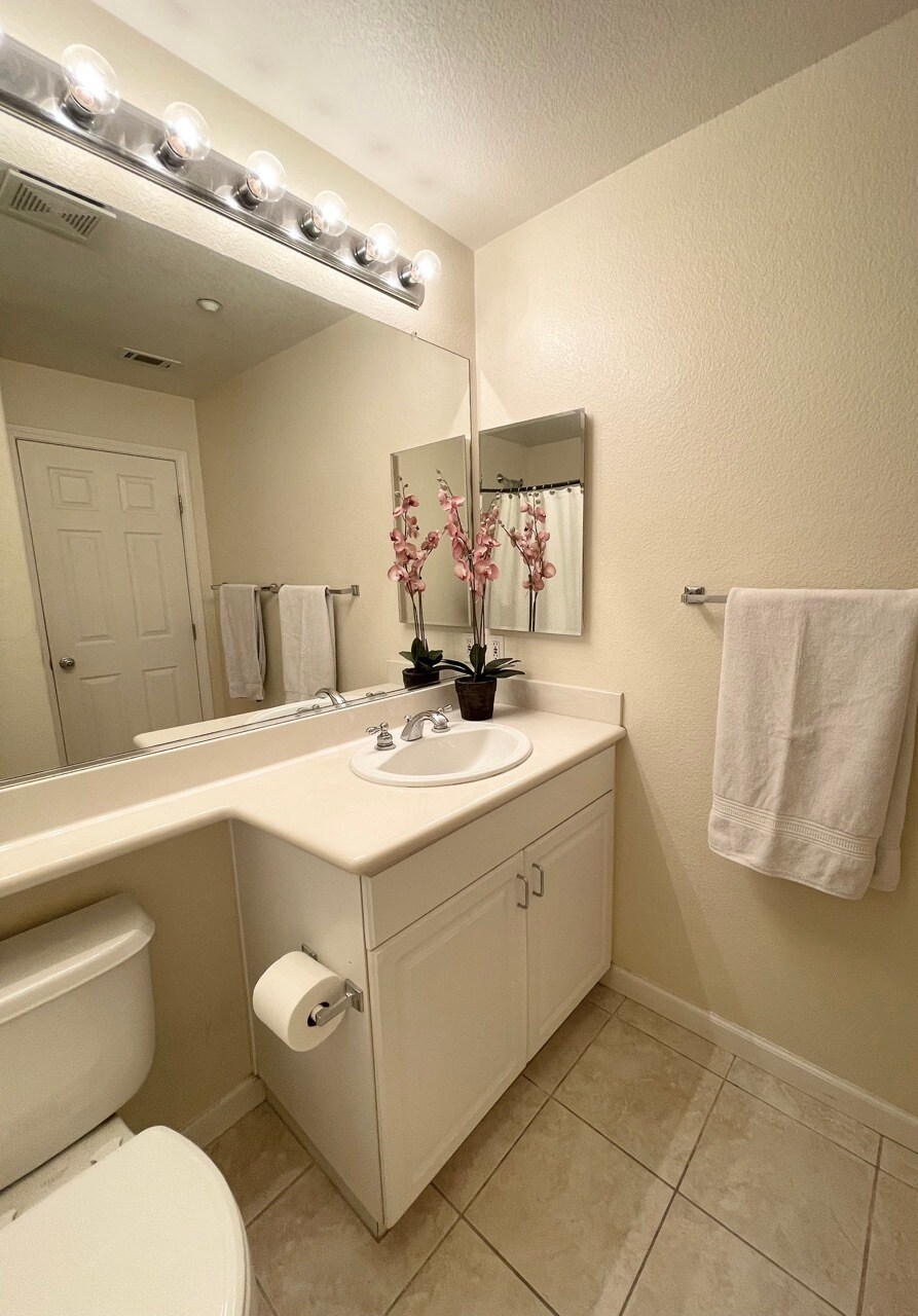 Master Bathroom - 27 Meritage Cmn