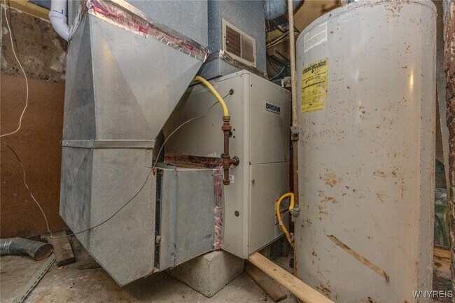 Building Photo - 68 Sirret St