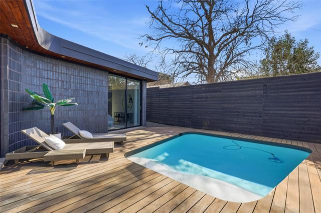 Building Photo - 6822 Victoria Ave