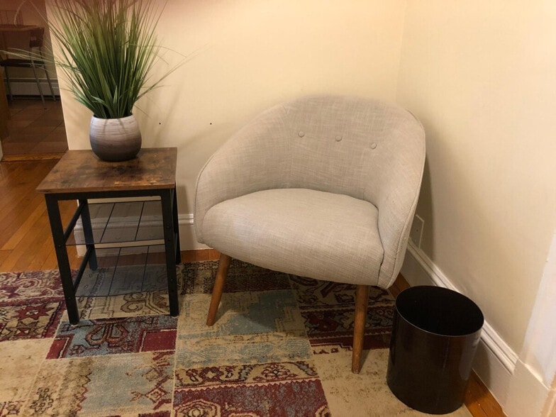 Building Photo - 1860 Commonwealth Ave