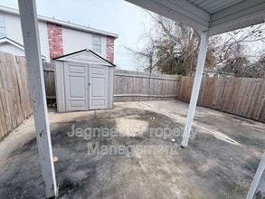 Building Photo - 201 Crystal Ln