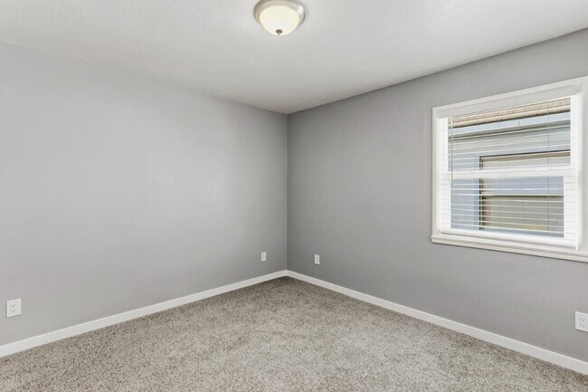 Building Photo - 1704 Nogales St