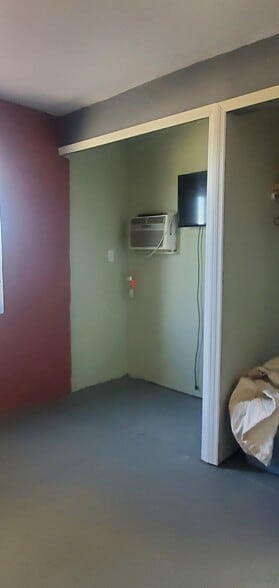 3rd BR/Office - 1040 N Lyons Ave