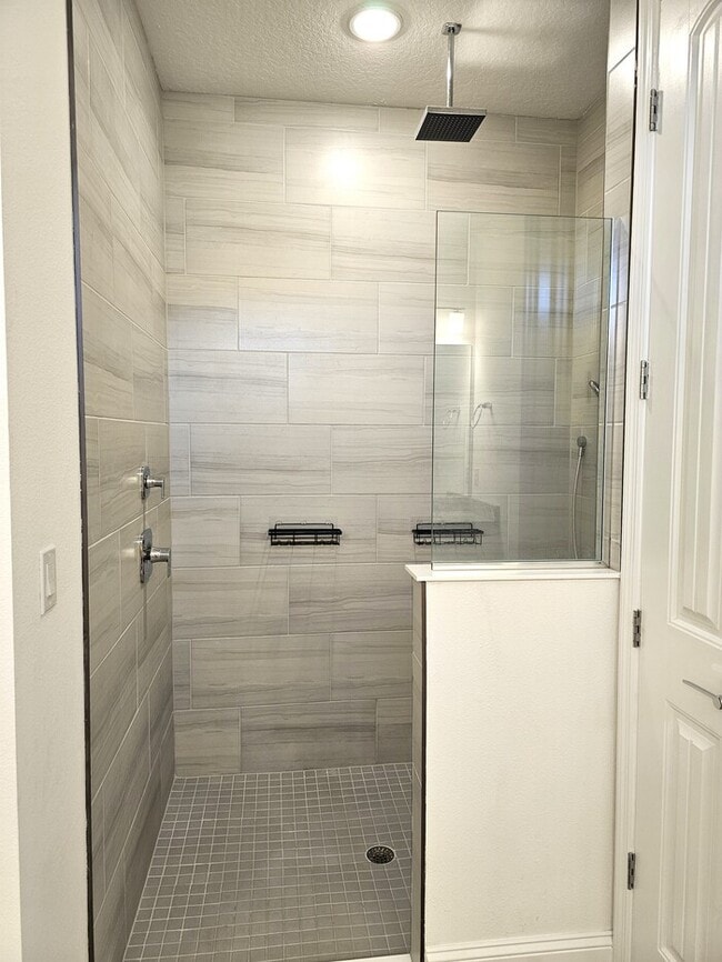 Building Photo - *****STUNNING 4/2 HOME IN PALM COAST 3 CAR GARAGE!