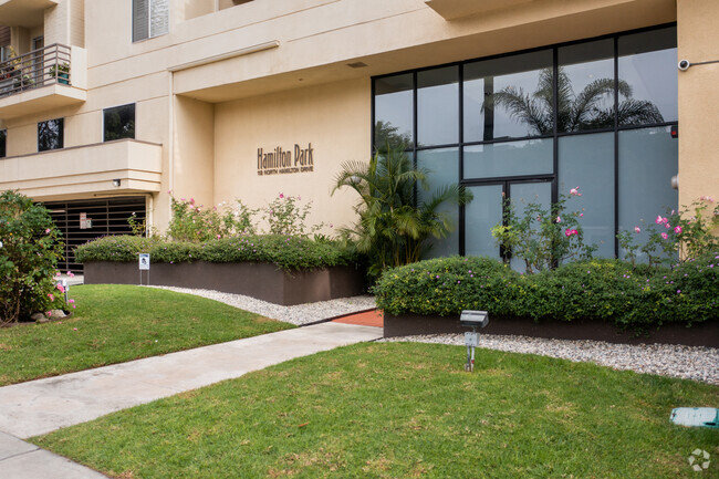112 N Hamilton Dr - Hamilton Park
