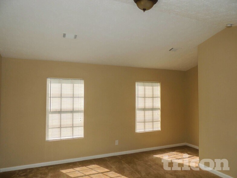 Building Photo - 6387 Laurel Post Dr