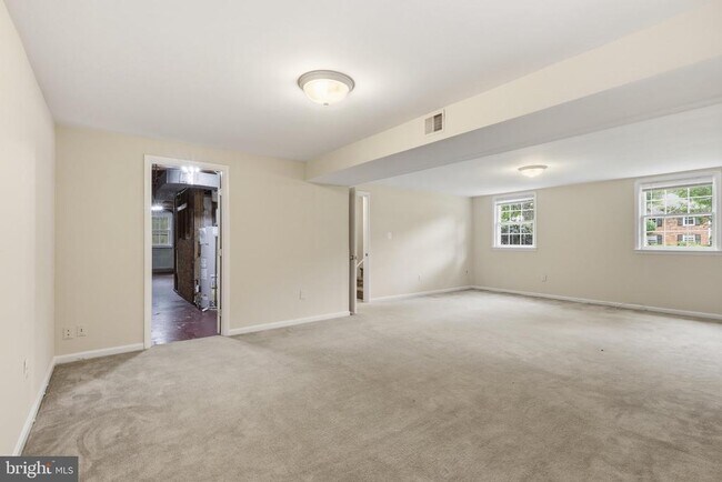 Building Photo - 8621 Buckboard Dr