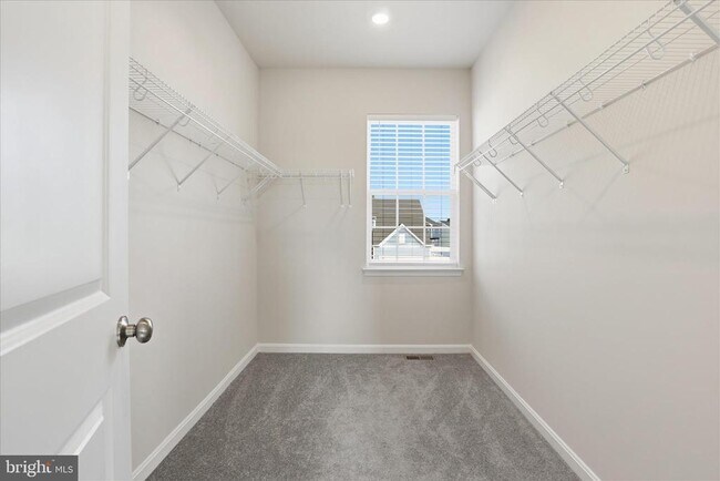 Building Photo - 889 Barksdale Dr