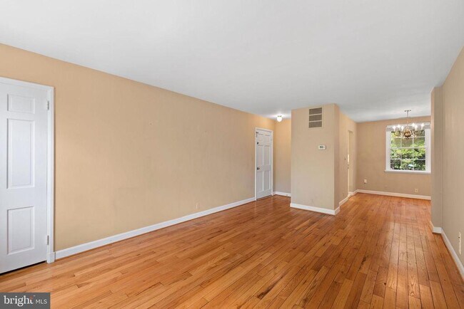 Building Photo - 3441 S Stafford St