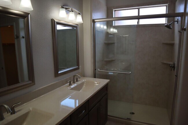 Building Photo - 2630 Lemoor Ct