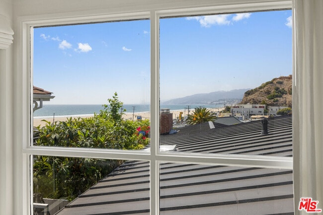 Building Photo - 117 Ocean Way