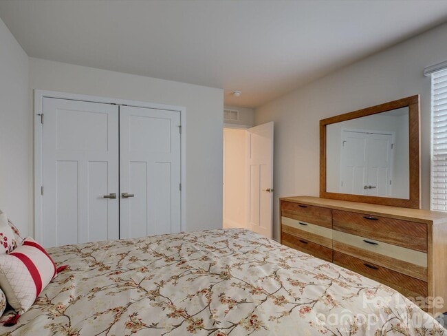 Building Photo - 6377 Ashton Pk Dr