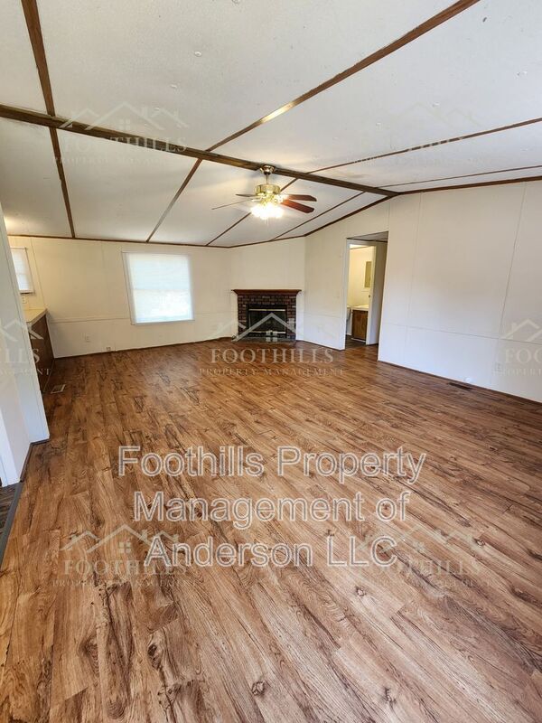 Building Photo - 131 Woodfern Cir